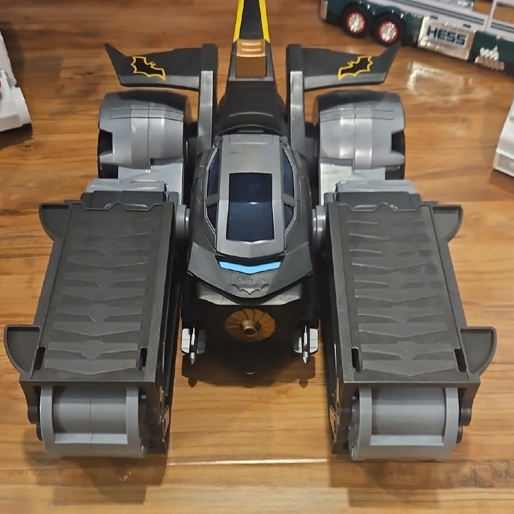 Batman Black and Gray Armored Toy Vehicle